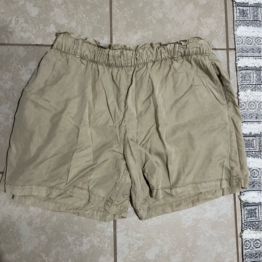 Khaki shorts